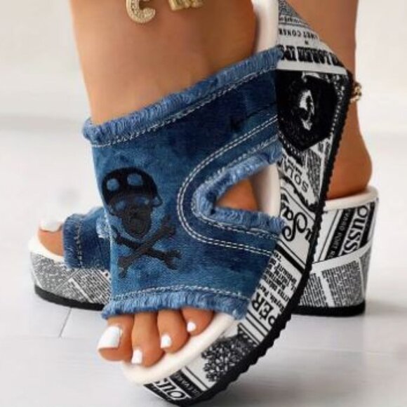 Sandals - Picture 2 of 2